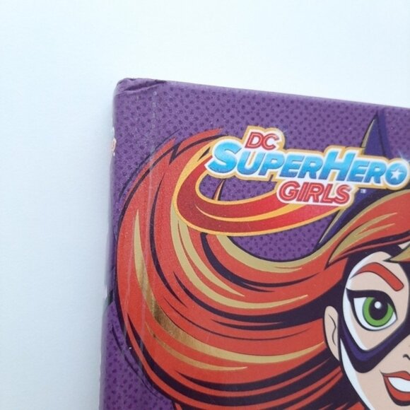Dc Superhero Girls Hardcover Chapter Books Batgirl Wonder Woman By Lisa Yee - Picture 4 of 12